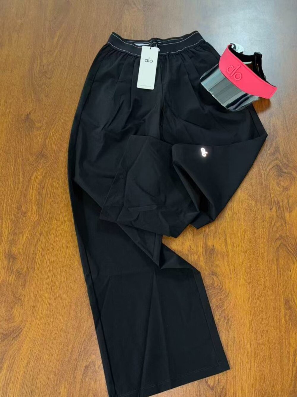 👜ALO Yoga Black High Street Suit Pants, Regular Size 30 Inches - Picture 4 of 6